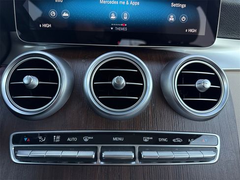 Used 2022 Mercedes-Benz GLC 300 4MATIC image 17