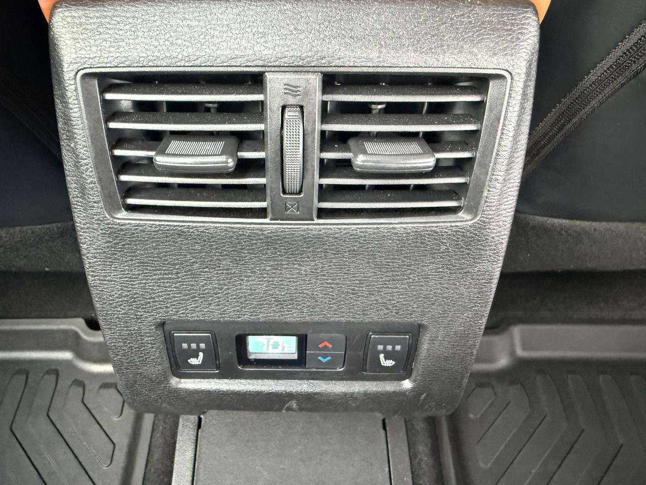 Used 2025 Mitsubishi Outlander SEL AWD/4WD image 39