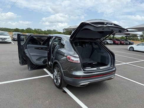 Used 2019 Lincoln Nautilus Reserve FWD image 25