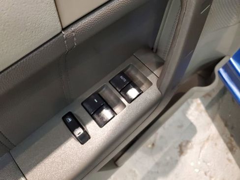 Used 2010 Ford Focus SEL image 13