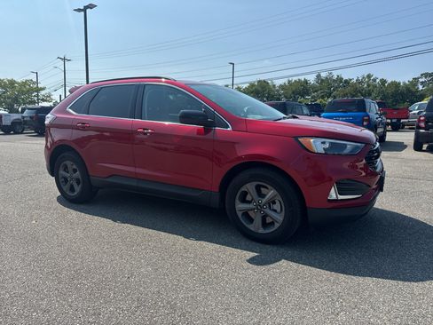 Used 2022 Ford Edge SEL w/ Sport Appearance Package AWD/4WD image 2