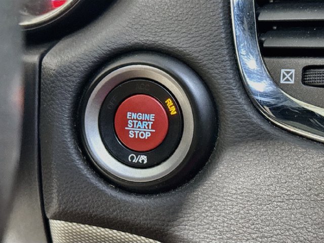 Used 2018 Dodge Durango SRT w/ Technology Group AWD/4WD image 16
