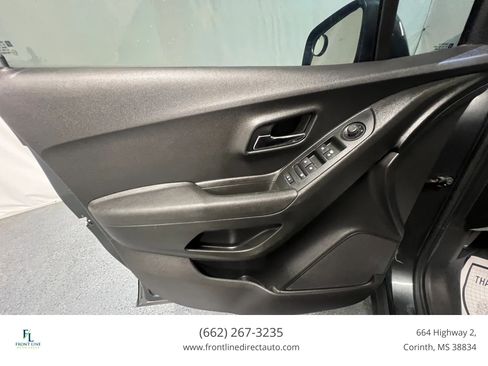 Used 2019 Chevrolet Trax LS FWD image 12