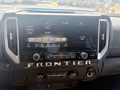 Used 2025 Nissan Frontier SV RWD image 12