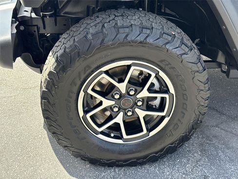 Used 2025 Jeep Wrangler Unlimited Rubicon AWD/4WD image 30
