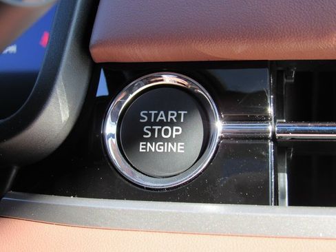 New 2026 Mitsubishi Outlander SEL image 16