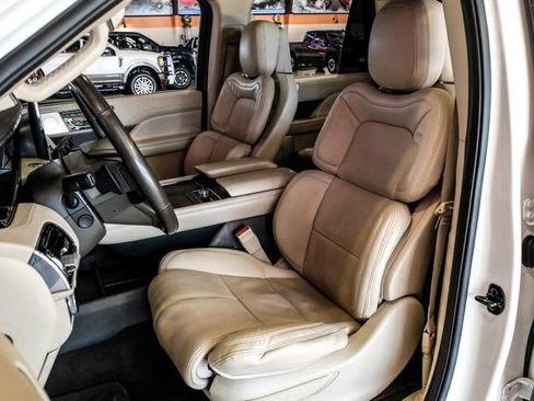 Used 2020 Lincoln Navigator L Reserve w/ Equipment Group 208A Reserve image 29