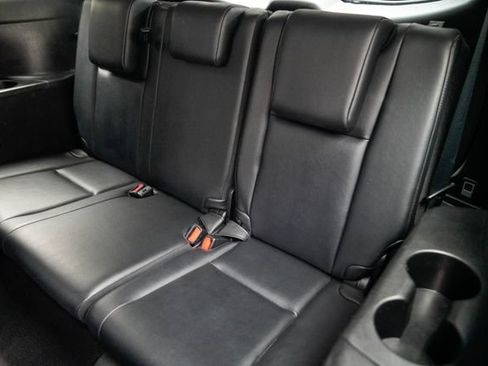 Used 2019 Toyota Highlander XLE AWD/4WD image 17