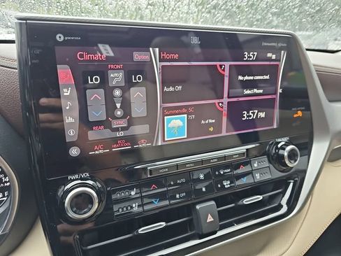 Used 2021 Toyota Highlander Platinum FWD image 26