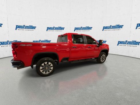 Used 2022 Chevrolet Silverado 2500 Custom w/ Custom Value Package AWD/4WD image 12