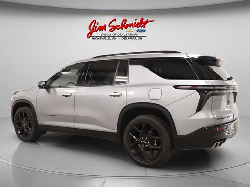 Used 2025 Chevrolet Traverse RS AWD/4WD image 4