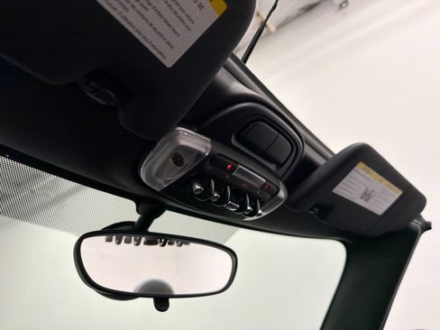 Used 2017 MINI Cooper S image 29