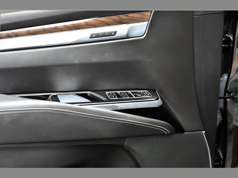 Used 2025 Cadillac Escalade Sport Platinum w/ LPO, Floor Liner Package AWD/4WD image 27