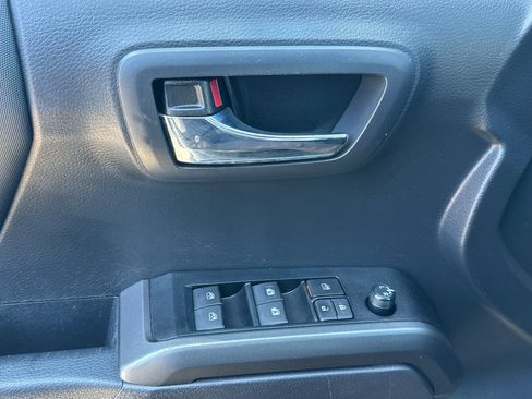 Certified 2023 Toyota Tacoma TRD Off-Road AWD/4WD image 12