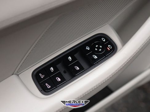 Used 2018 Porsche Panamera 4S w/ Premium Package Plus image 42