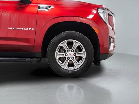 Used 2023 GMC Yukon SLE image 7