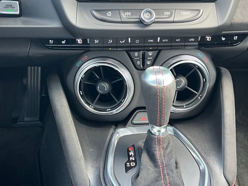 Used 2018 Chevrolet Camaro ZL1 image 32