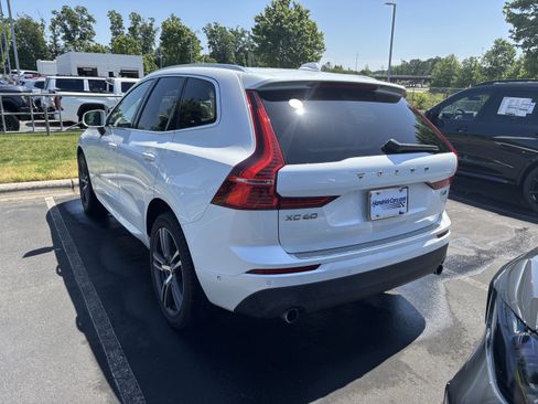 Used 2018 Volvo XC60 T6 Momentum w/ Vision Package AWD/4WD image 9