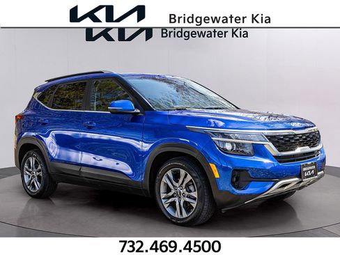 Used 2023 Kia Seltos S image 1