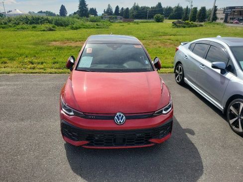 Used 2025 Volkswagen GTI SE FWD image 16