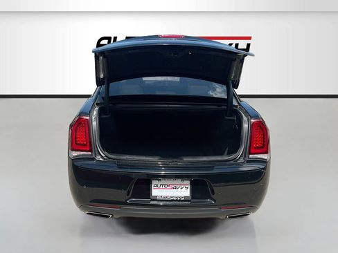 Used 2022 Chrysler 300 Touring L w/ Comfort Group RWD image 26