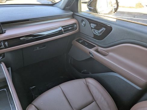 New 2026 Lincoln Aviator Reserve image 18