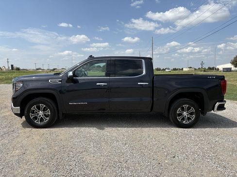 Used 2025 GMC Sierra 1500 SLT AWD/4WD image 8