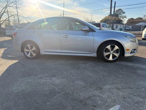 Used 2011 Chevrolet Cruze LT w/ RS Package image 4
