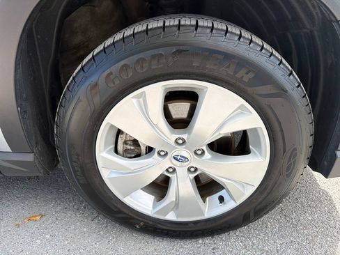 Used 2024 Subaru Ascent 8-Passenger AWD/4WD image 18