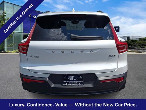 Certified 2024 Volvo XC40 B5 Plus w/ Protection Package Premier AWD/4WD image 6