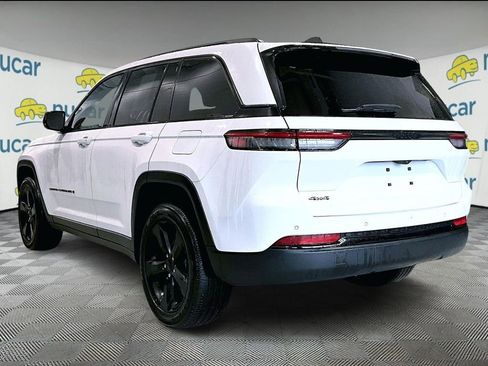 Used 2023 Jeep Grand Cherokee Altitude image 5