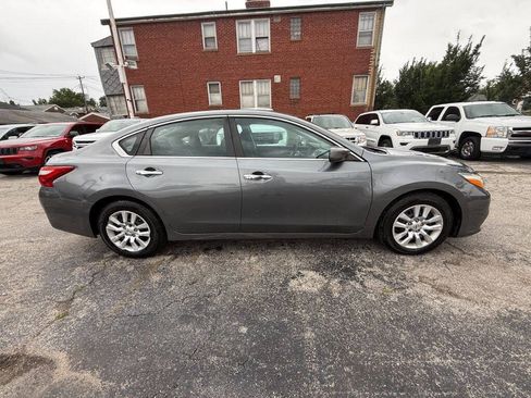 Used 2016 Nissan Altima 2.5 S w/ Power Driver Seat Package FWD image 4