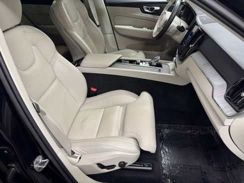 Certified 2023 Volvo XC60 B5 Ultimate image 31