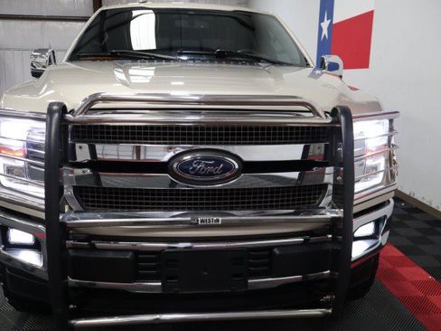 Used 2018 Ford F150 King Ranch w/ Equipment Group 601A Luxury AWD/4WD image 23