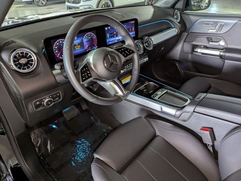 Used 2025 Mercedes-Benz GLB 250 image 13