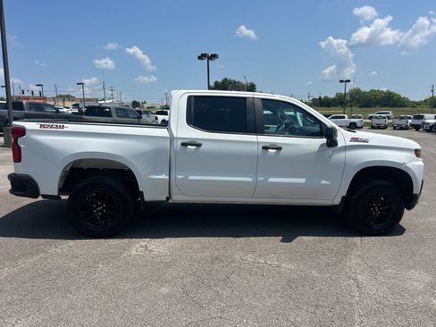 Used 2019 Chevrolet Silverado 1500 Custom Trail Boss w/ Custom Convenience Package AWD/4WD image 4