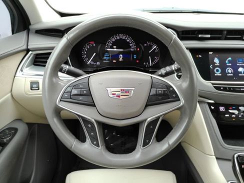 Used 2017 Cadillac XT5 Luxury w/ Driver Awareness Package image 33