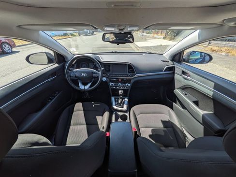 Used 2020 Hyundai Elantra Value Edition w/ Cargo Package (C1) FWD image 9