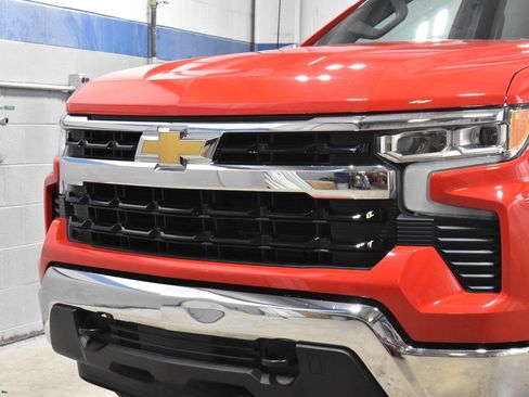 Used 2025 Chevrolet Silverado 1500 LT AWD/4WD image 28