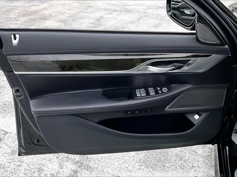 Used 2020 BMW 745e xDrive image 20