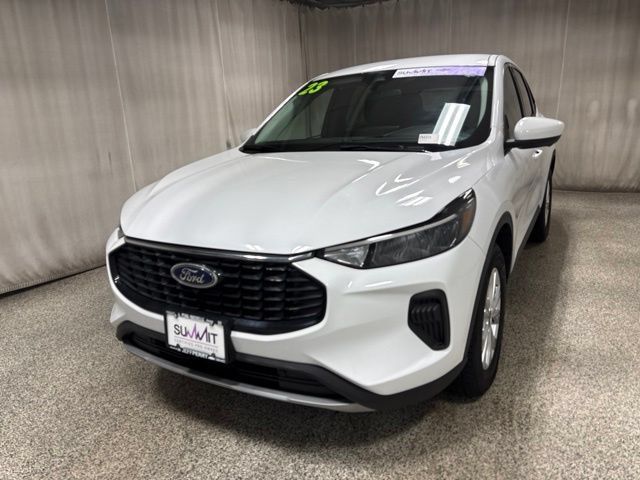 Used 2023 Ford Escape Active w/ Tech Pack #2 AWD/4WD image 6