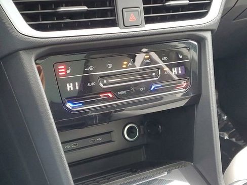 New 2026 Volkswagen Taos SE image 22