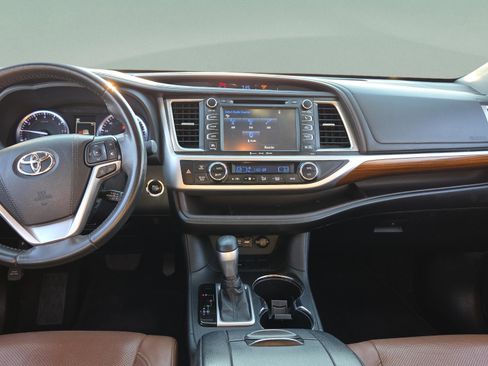 Used 2019 Toyota Highlander Limited image 13
