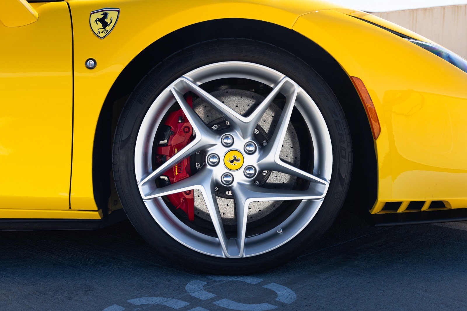 Used 2022 Ferrari F8 Tributo RWD image 28