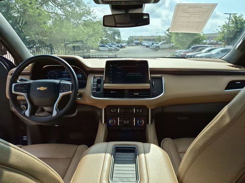 Used 2024 Chevrolet Suburban Premier RWD image 33