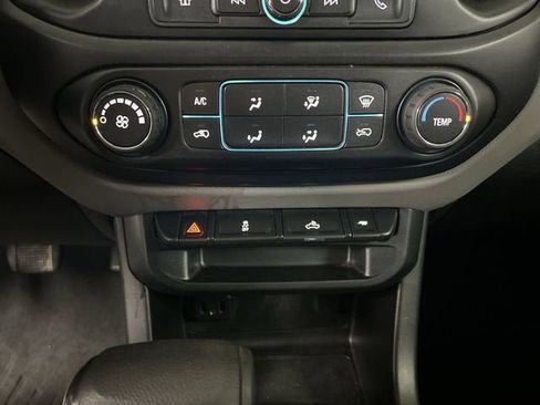 Certified 2019 Chevrolet Colorado W/T w/ Custom Special Edition AWD/4WD image 17