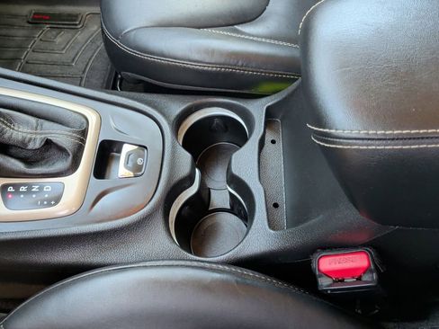 Used 2015 Jeep Cherokee Limited FWD image 30