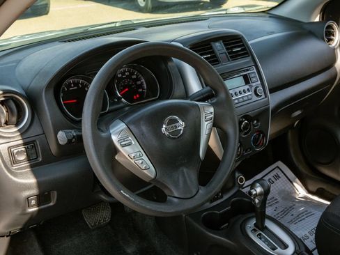 Used 2017 Nissan Versa SV FWD image 10