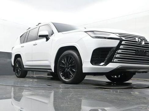 Used 2023 Lexus LX 600 4WD w/ Interior Upgrade Package image 26