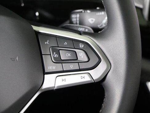 Used 2025 Volkswagen Atlas Peak Edition SE image 40